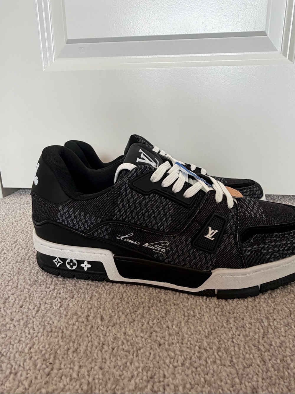 Louis Vuitton Men’s Black and White Low-Top Sneakers - Picture 3 of 9